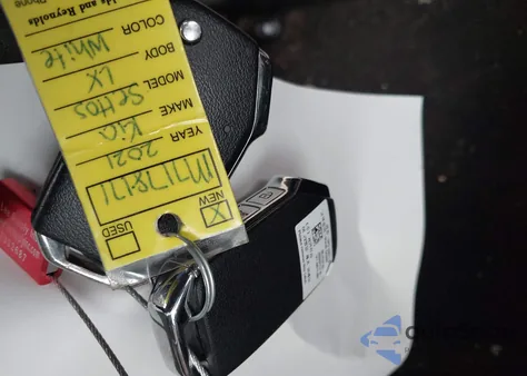 2021 Kia Seltos Lx z USA, uszkodzony, nr VIN KNDEPCAA5M7178171